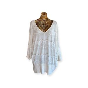 Lane Bryant knit sweater with a V-neck design cozy layer Plus size 26 / 28